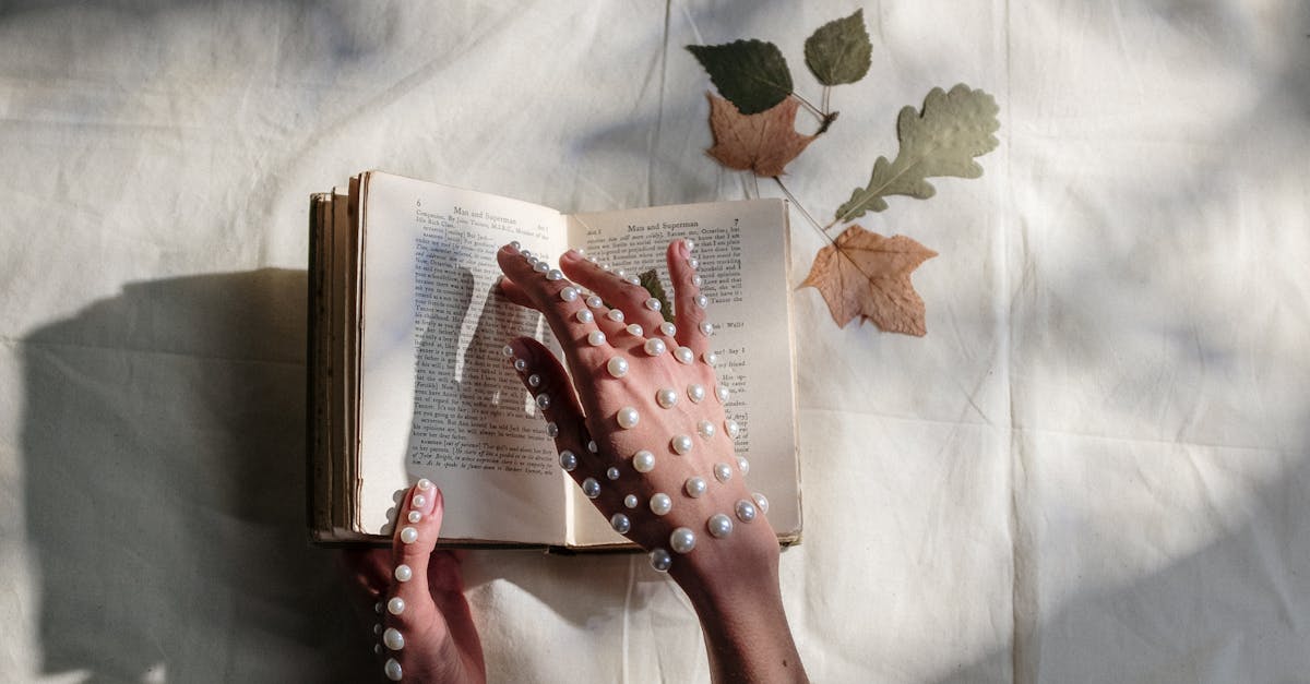 découvrez notre sélection d'accessoires de lecture pour améliorer votre expérience de lecture. que vous soyez un passionné de livres ou un étudiant, trouvez des marque-pages, lampes de lecture, supports et plus encore pour rendre vos sessions de lecture encore plus agréables.