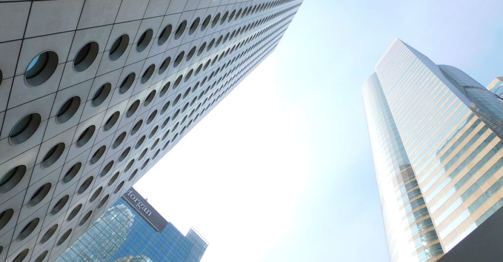 découvrez des hébergements insolites qui sortent de l'ordinaire. évadez-vous dans des lieux uniques et mémorables, allant de maisons dans les arbres à des cabanes flottantes. offrez-vous une expérience originale et inoubliable lors de votre prochain séjour.